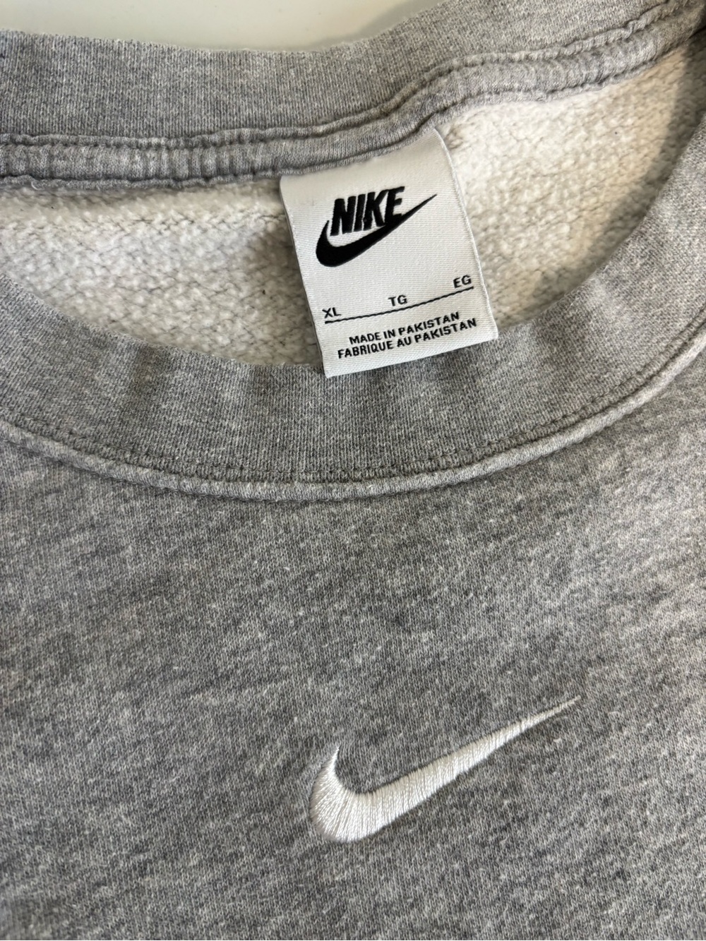 Nike Oversized Cropped Crewneck Sweatshirt - Picture 4 of 4